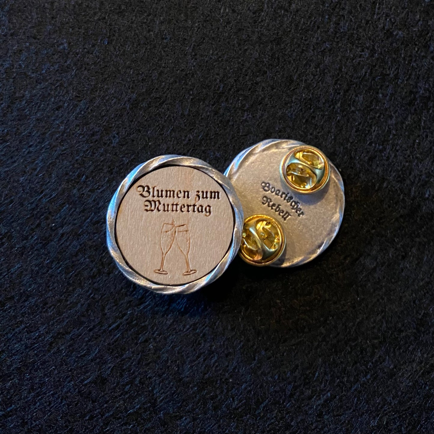 Pin‘s mit Sprüchen