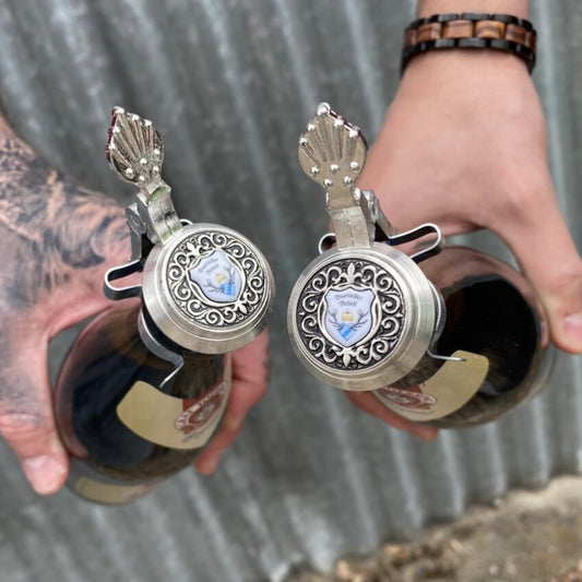 Boarischer Rebell Zinndeckel für Glasflaschen