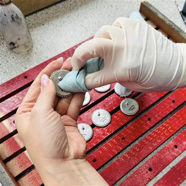 Endkontrolle in der Hand